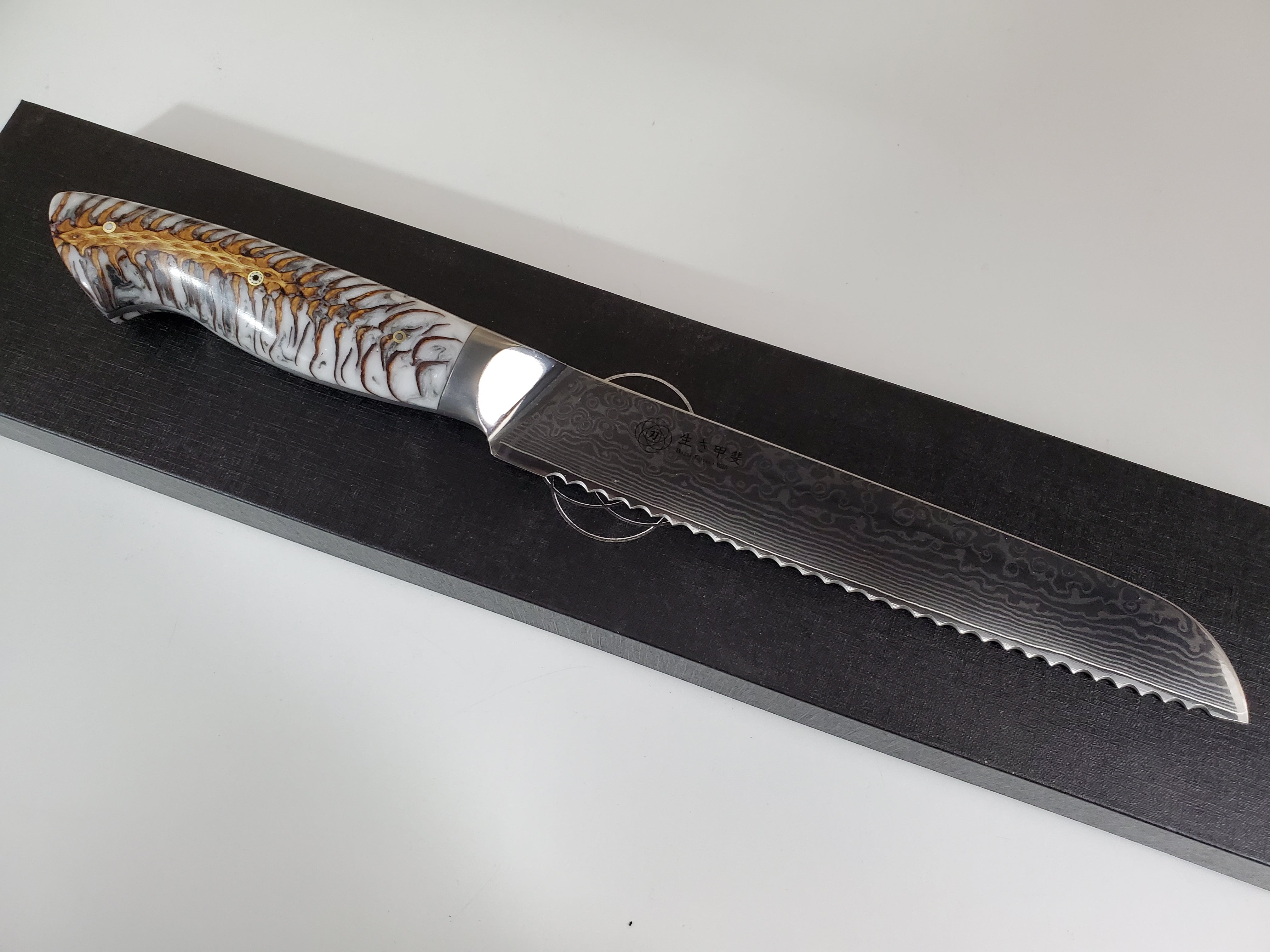 VG10 Damascus Bread knife - 8"